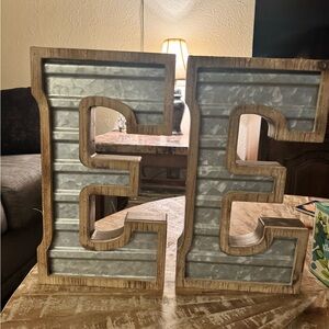 2 Letter ‘E’ Hobby Lobby Metal & Wood Decor Letters
